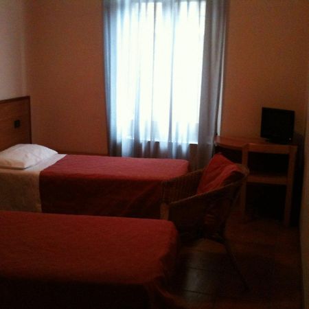 Hotel Nuovo Milan Luaran gambar