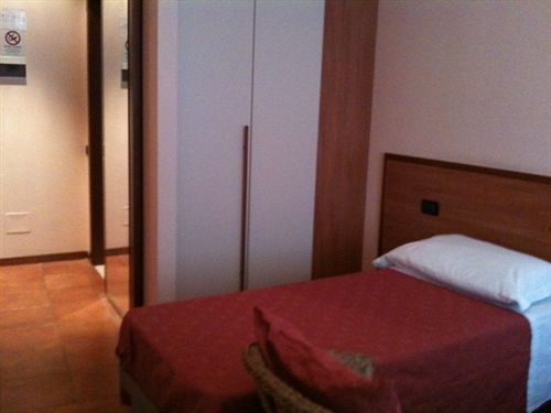 Hotel Nuovo Milan Luaran gambar